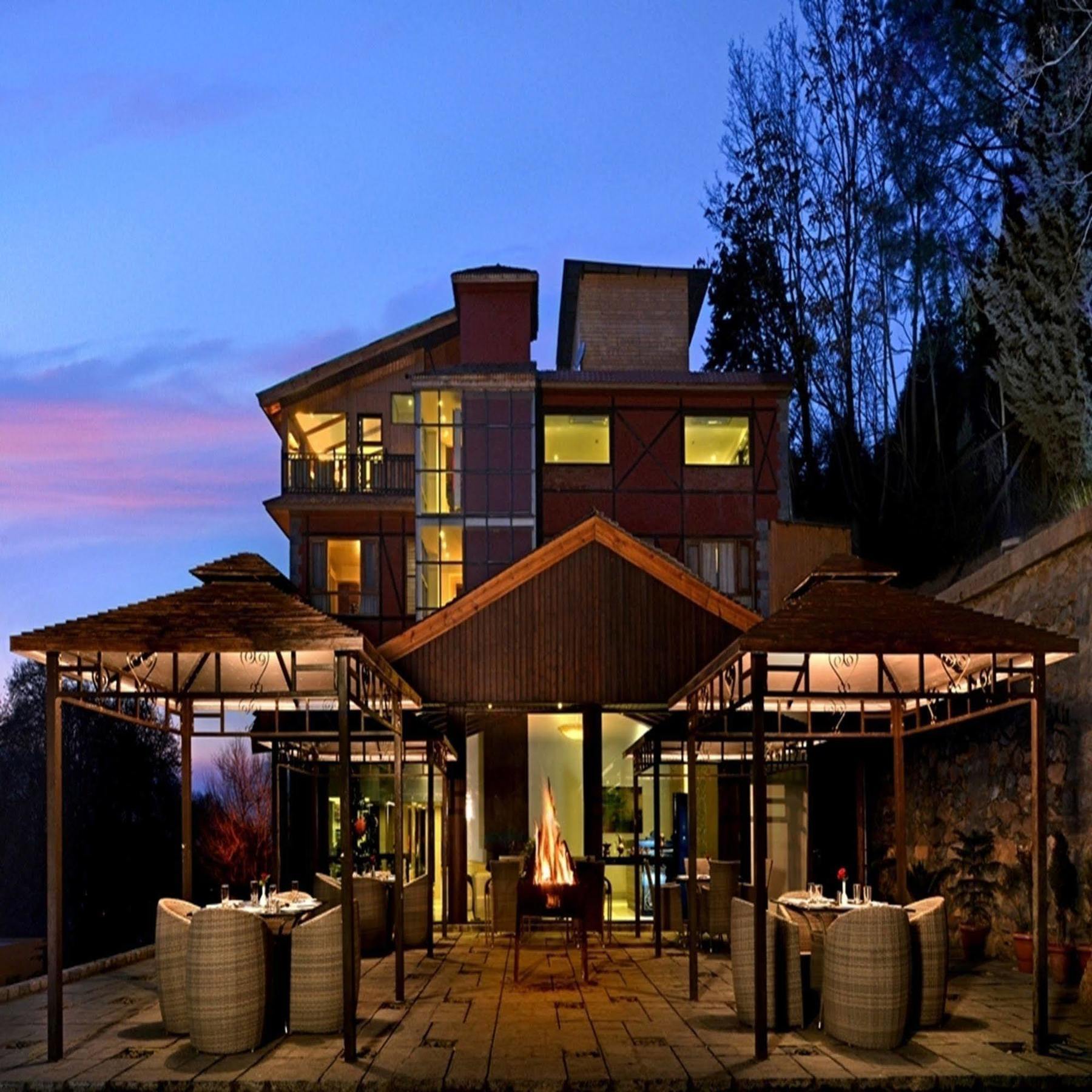 فندق Golden Tulip Srinagar المظهر الخارجي الصورة