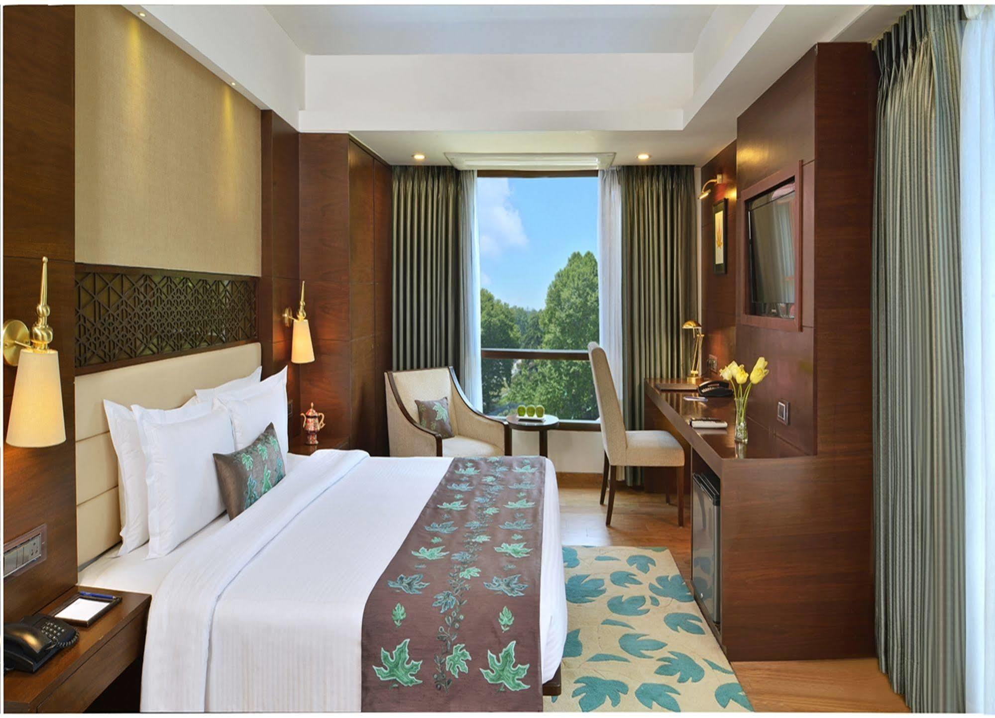 فندق Golden Tulip Srinagar المظهر الخارجي الصورة