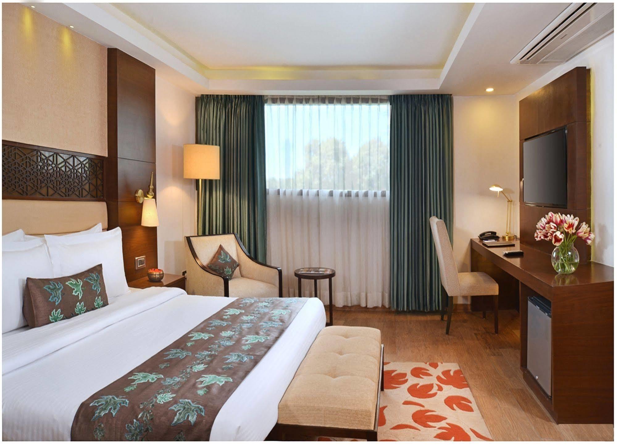 فندق Golden Tulip Srinagar المظهر الخارجي الصورة