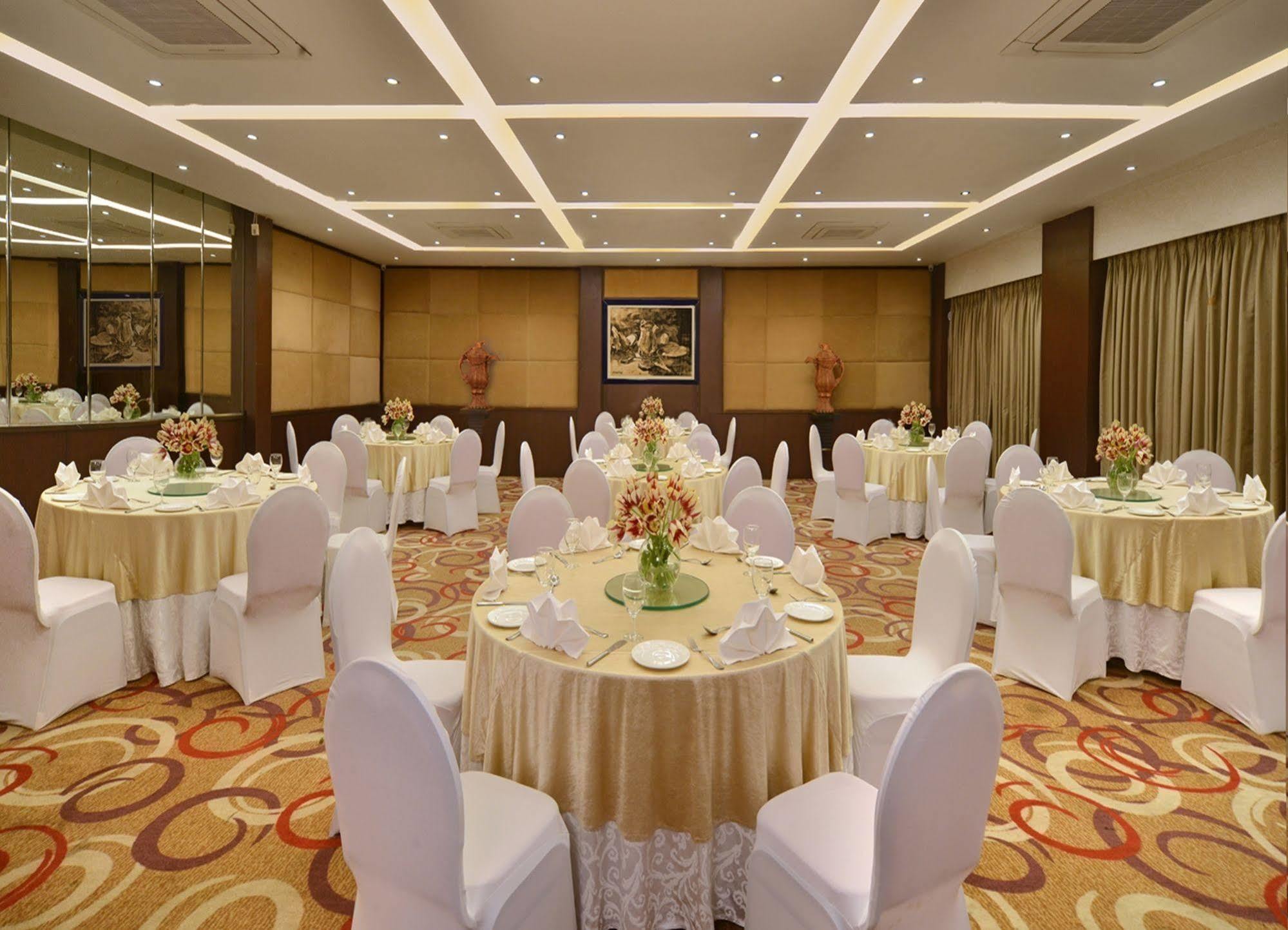 فندق Golden Tulip Srinagar المظهر الخارجي الصورة