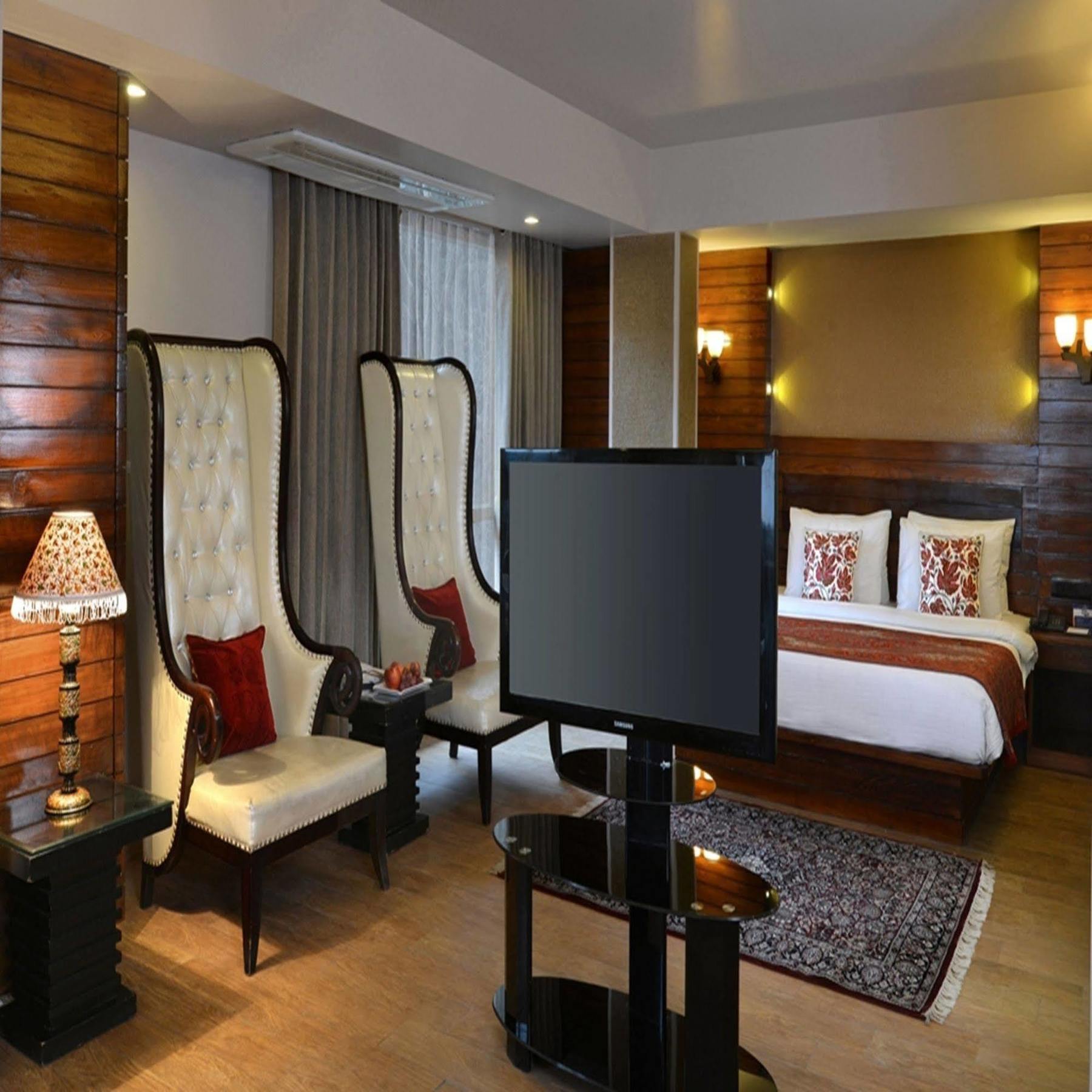 فندق Golden Tulip Srinagar المظهر الخارجي الصورة