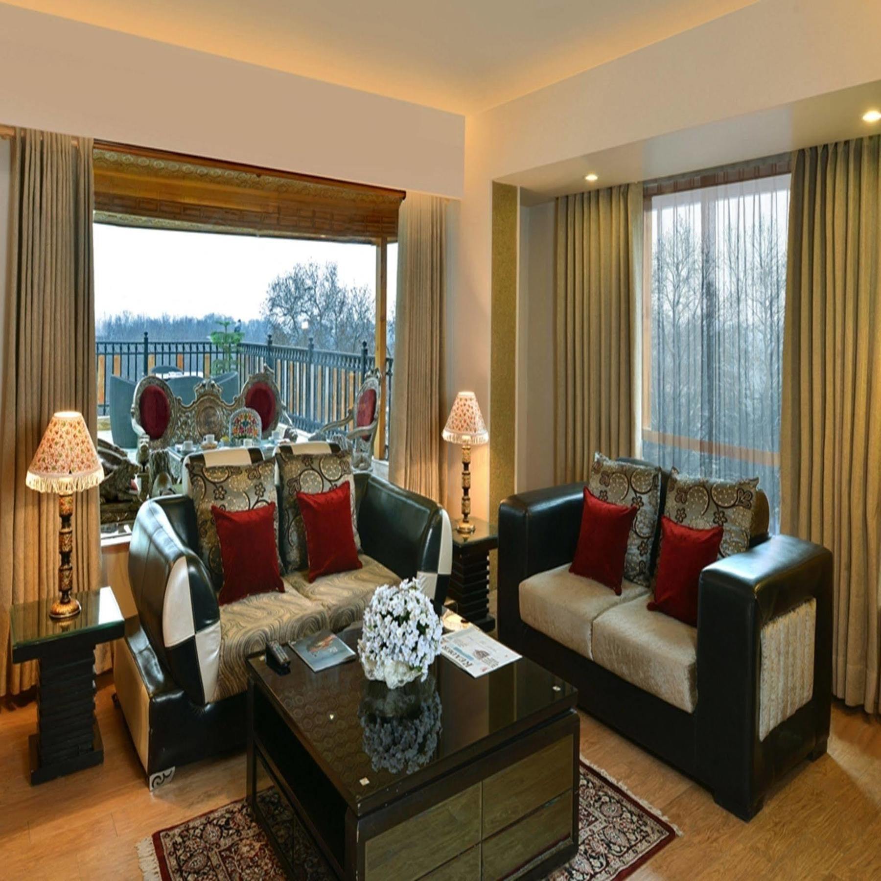 فندق Golden Tulip Srinagar المظهر الخارجي الصورة